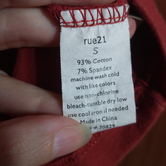 Rue21 rust colored short sleeve tee size small - Picture 3 of 4